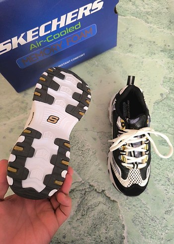 38 Beden siyah Renk Skechers Beyaz Yılan Desenli Bağcıklı Spor Ayakkabı