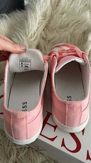 40 Beden pembe Renk Guess Spor Ayakkabi