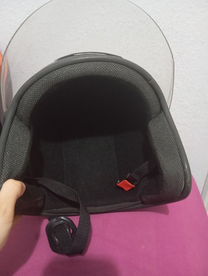 Siyah Minimalist Motosiklet Kaskı - Görsel 4