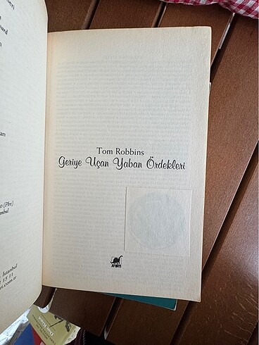  Beden Renk Tom Robbins 2?li Roman Seti