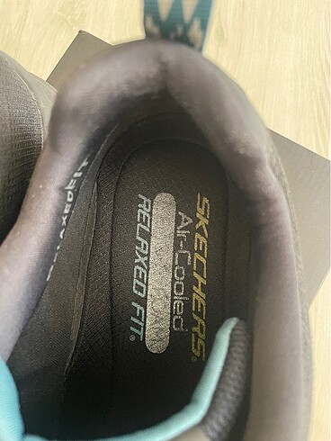 43 Beden siyah Renk Skechers erkek kışlık ayakkabı .