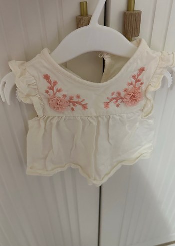 LC Waikiki Nakışlı Dantelli Kız Bebek Kısa Kollu Takım