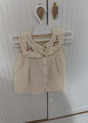 LC Waikiki Bej Nakışlı Kız Bebek Müslin Elbise