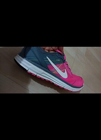 Nike spor ayakkabı