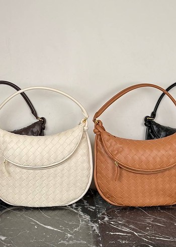 Bottega Veneta Bottega Veneta Bej Deri Kadın Çanta Tokalı Modern Klasik