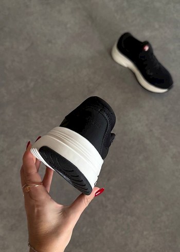 42 Beden Skechers Siyah Erkek Spor Ayakkabı Velcro Detaylı
