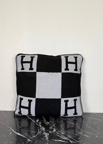 Hermes Kırmızı Kareli Dekoratif Yastık - Görsel 2