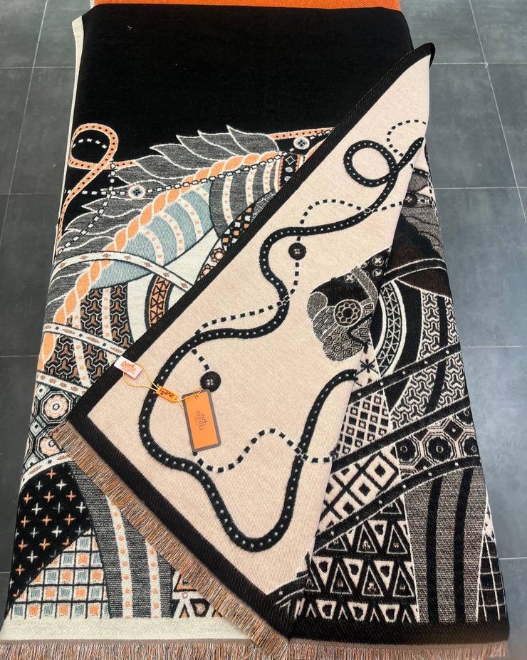 Hermes Püsküllü Çok Renkli Bohem Kadın Şalı - Görsel 3