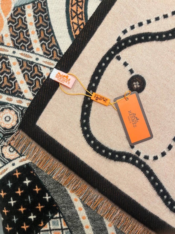Hermes Püsküllü Çok Renkli Bohem Kadın Şalı - Görsel 4