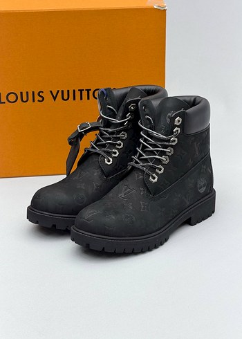 Louis Vuitton 44
