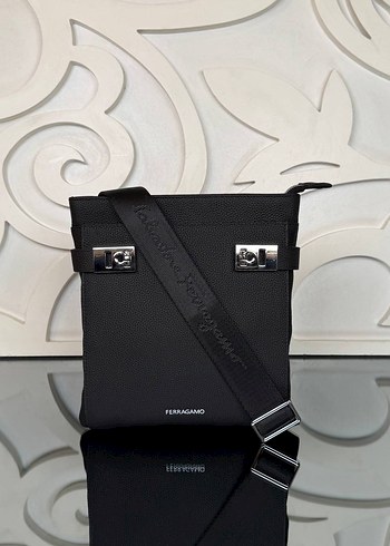 Salvatore Ferragamo Siyah Erkek Omuz Cantasi