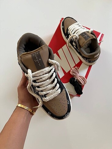 40 Beden SB Dunk Low Travis Scott 36-45 Arası