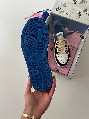 42 Beden çeşitli Renk Travis Scott x Fragment x Air Jordan 1 Low Özel Kutu İçeriği 4