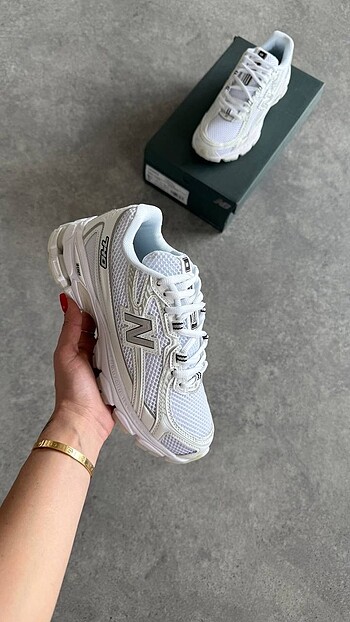 New Balance 740 ?White Silver Cream? 36-45 Unisex Sneaker