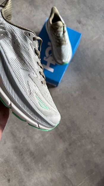 Diğer HOKA CLIFTON 9 OLIVE HAZE MERCURY 36-40 Arası