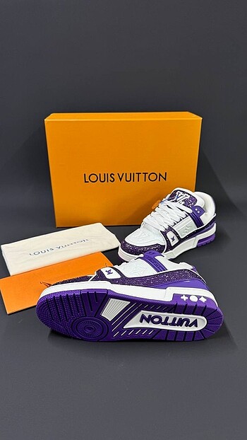 42 Beden çeşitli Renk New Louis Vuitton Sneaker Simli 36 - 40 Arası