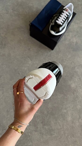 42 Beden siyah Renk Yeni Prada Sneaker 40 - 45 Arası