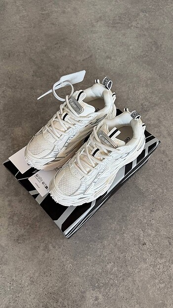 OFF WHITE 40/45