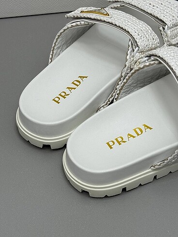 37 Beden beyaz Renk Prada Terlik 36/40 Arası