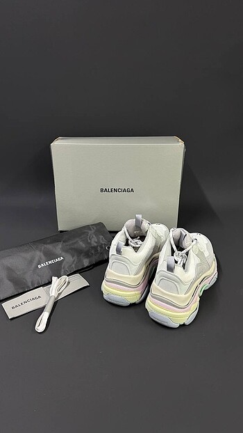 Balenciaga New Balenciaga Triple S Sneaker 36 / 40 Arası