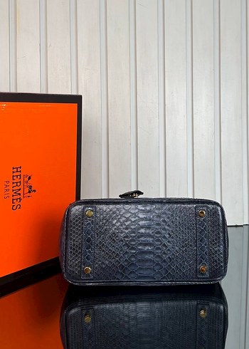 Hermes Hermes Klasik Siyah Deri Yılan Derisi Desenli Kadın Çanta