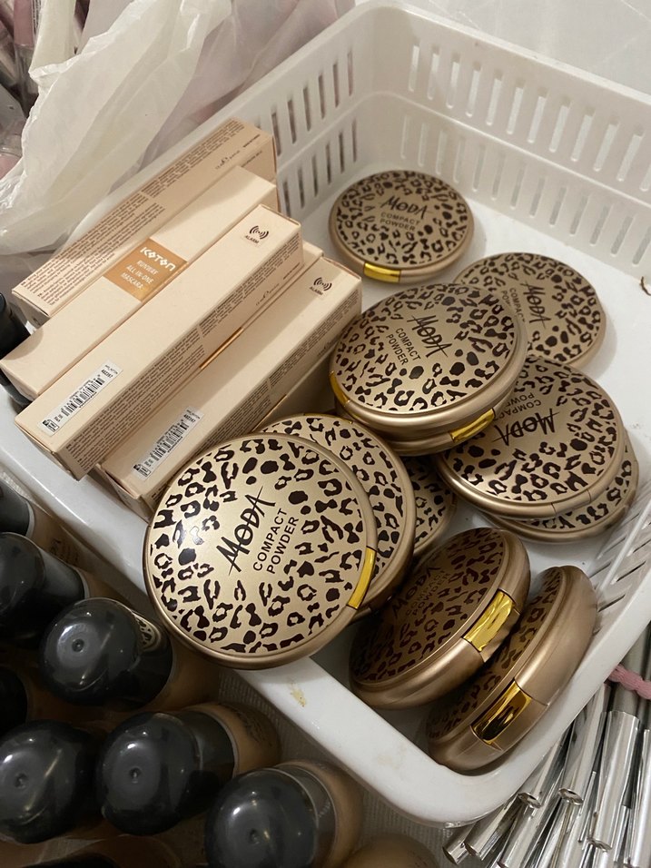 Bej Renkli Dudak Kalemi - Görsel 3