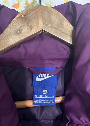 Nike Mor Kapitone Yelek, Fermuarlı, Yüksek Yaka - Görsel 4