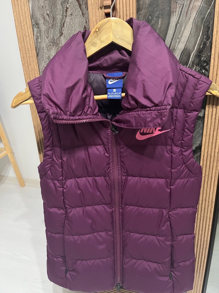 Nike Mor Kapitone Yelek, Fermuarlı, Yüksek Yaka - Görsel 2