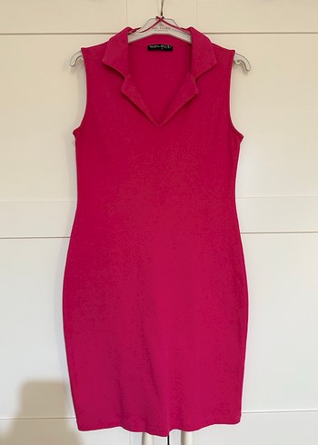 Pembe V Yaka Kolsuz Mini Kalem Elbise - Görsel 3