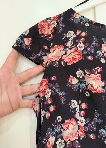 Kısa Kollu Çiçek Desenli Mini Elbise - Görsel 3