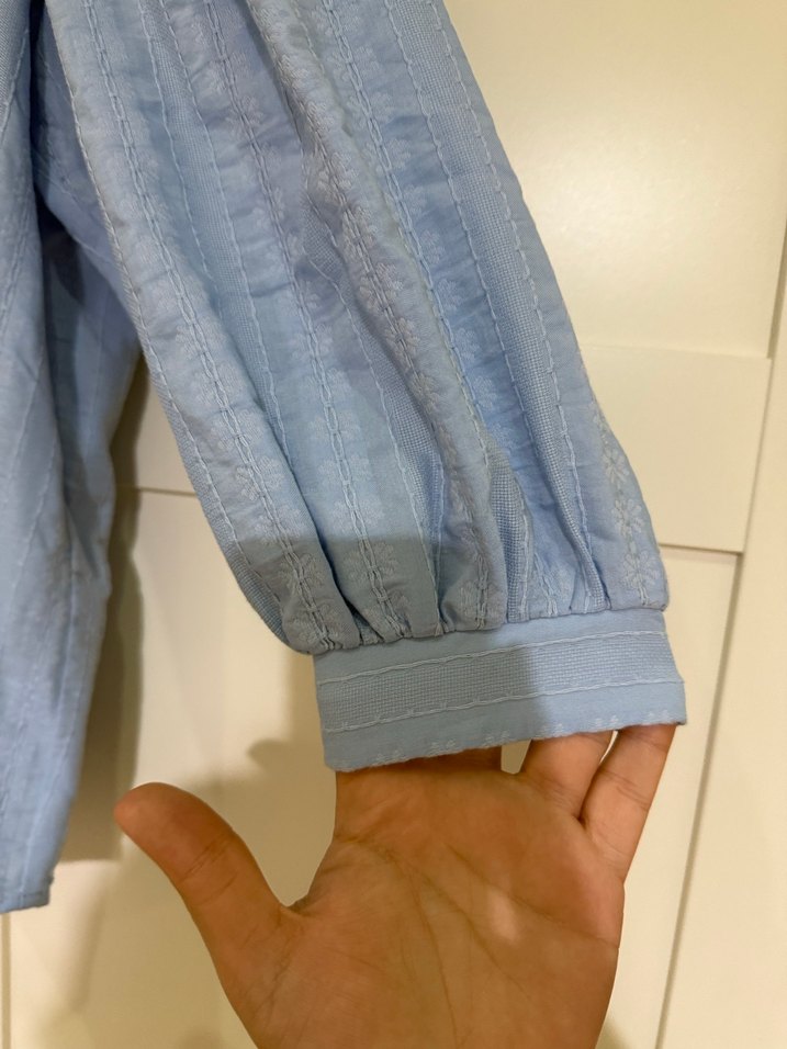 Mavi V Yaka Düğmeli Keten Kadın Gömlek - Görsel 4