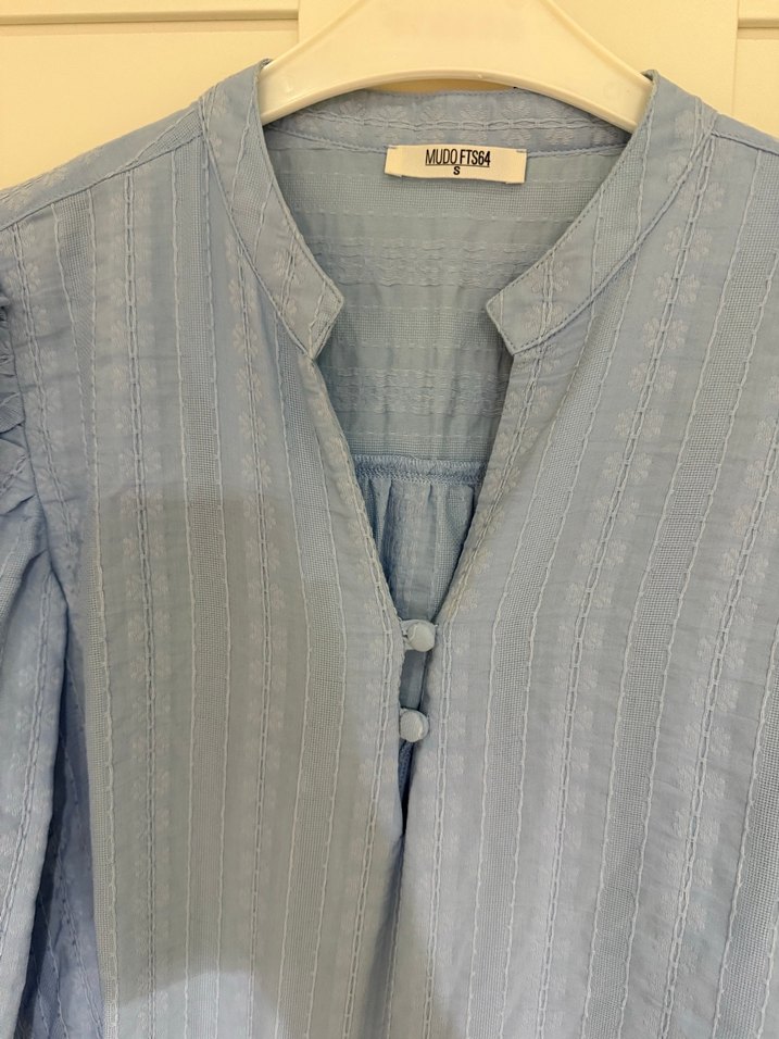 Mavi V Yaka Düğmeli Keten Kadın Gömlek - Görsel 2