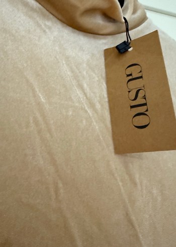 Bej Kadife Yüksek Yakalı Üst - Görsel 2