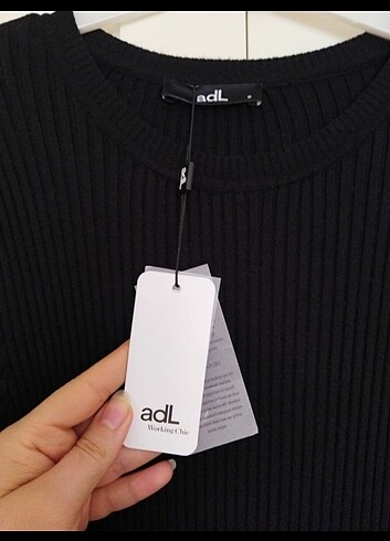 Adl siyah fırfır detaylı triko elbise - Görsel 2