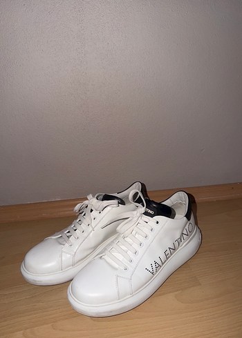 Valentino 44