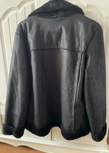 Siyah Kürklü Kadın Ceket - Görsel 2