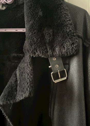 Siyah Kürklü Kadın Ceket - Görsel 3