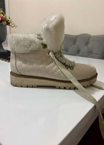 Beyaz Kürklü Kadın Dolgu Topuk Bot - Görsel 4