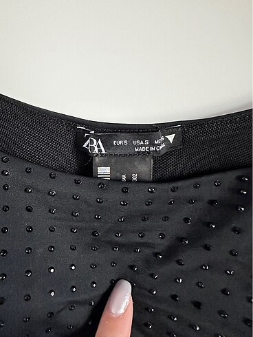 Zara Taşlı Crop