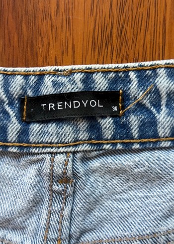 36 Beden mavi Renk Trendyol Yırtık Model Kot Pantolon 36 beden