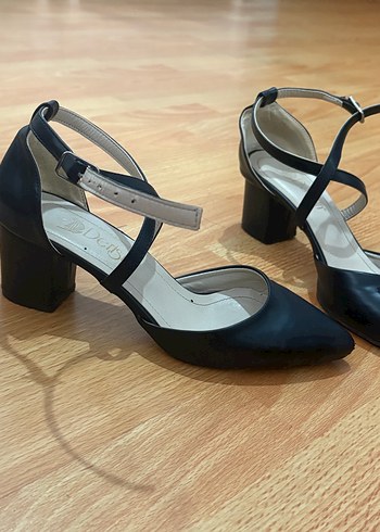 37 Beden Klasik Siyah Stiletto Tokalı Kadın Topuklu Ayakkabı