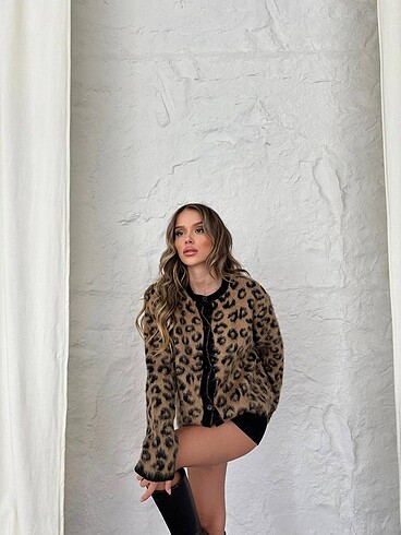 Leopar desenli hırka