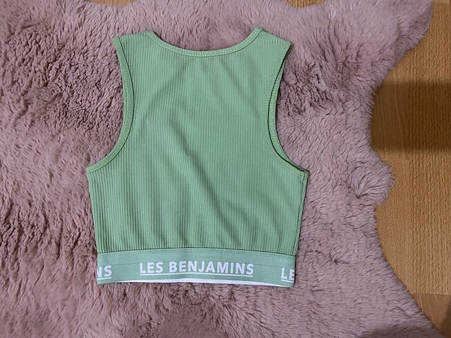 Les Benjamins Les Brnjamins crop