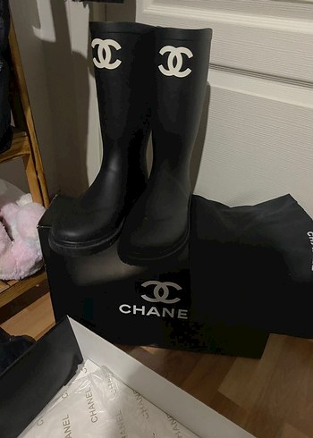 Siyah Chanel Çizme