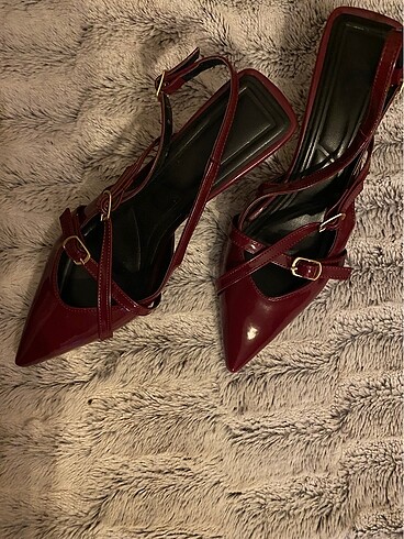 36 Beden MiuMiu Model Sezon Trendi Bordo Rugan Topuklu Ayakkabı