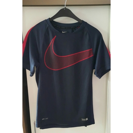 Nike t-shirt 