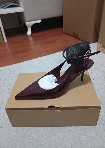 Bordo Tokalı İnce Topuklu Kadın Ayakkabı