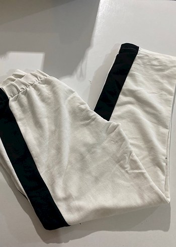 Gri Şeritli Beyaz Kadın Eşofman Altı - Görsel 3