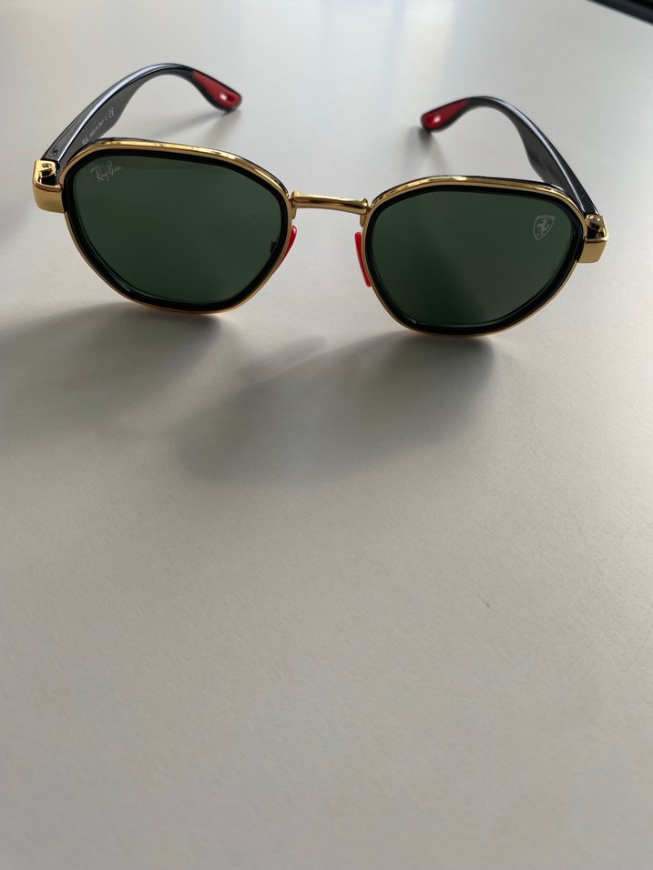 Ray-Ban Ferrari Güneş Gözlüğü - Görsel 3