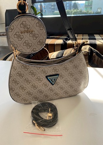 Guess Omuz Çantası - Görsel 4